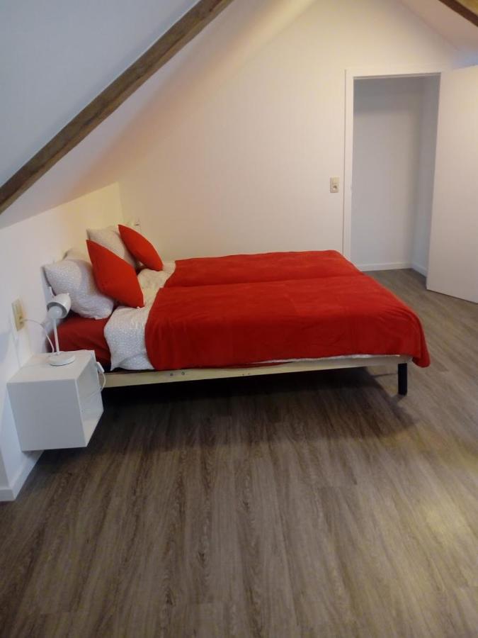 La Vieille Tour Hotell Hotton Eksteriør bilde